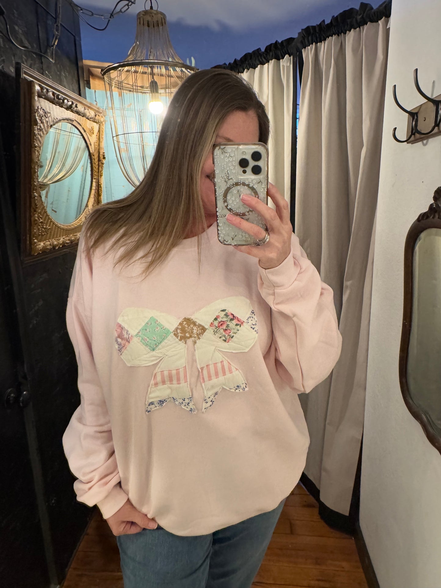 Vintage Quilt Bow Sweatshirt - Soft Pink