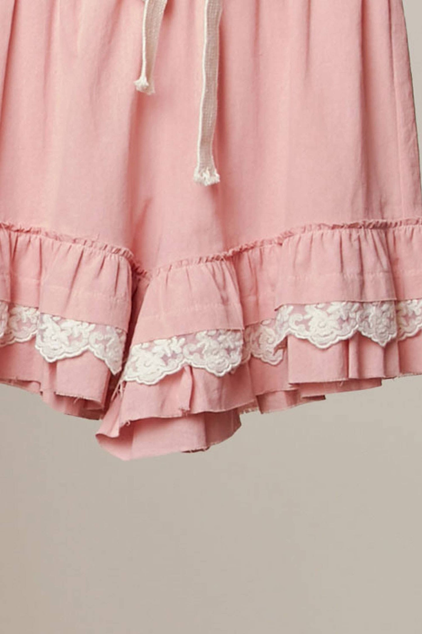 Lace Trimming Ruffle Shorts