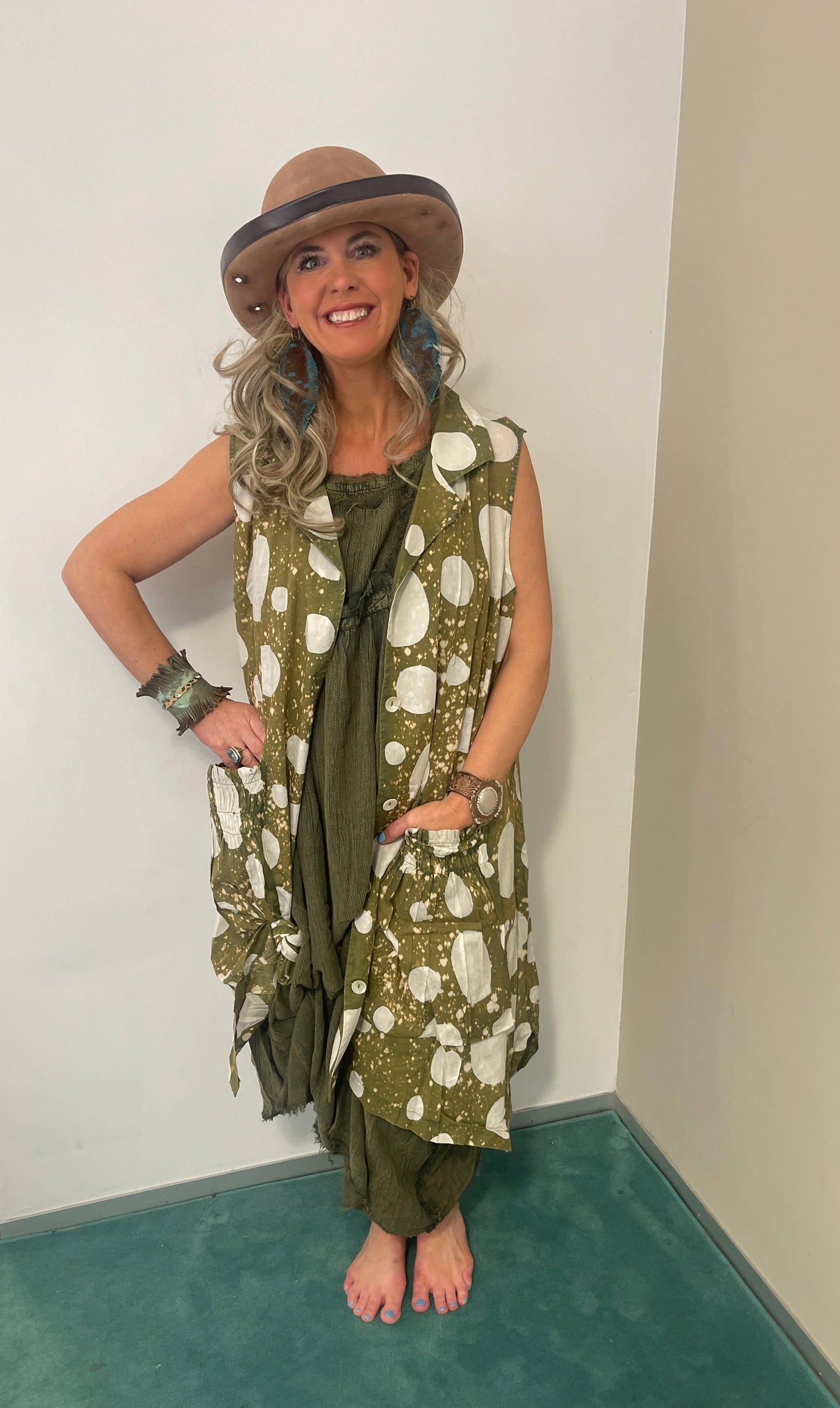 Dotty Funky Pocket Duster - Olive