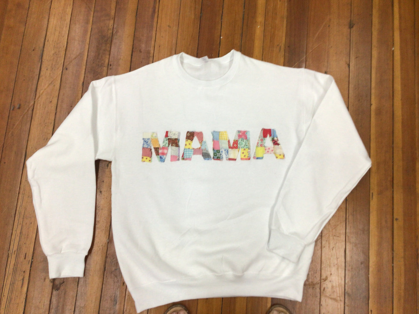 Vintage Quilt MAMA Sweatshirt - White