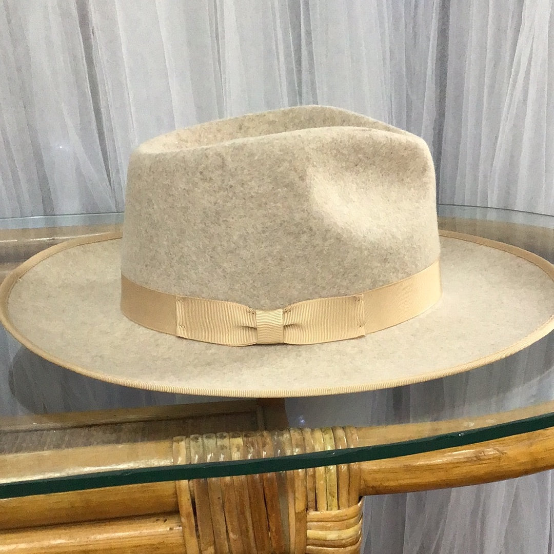 GIGI PIP's Monroe Rancher - Oatmeal