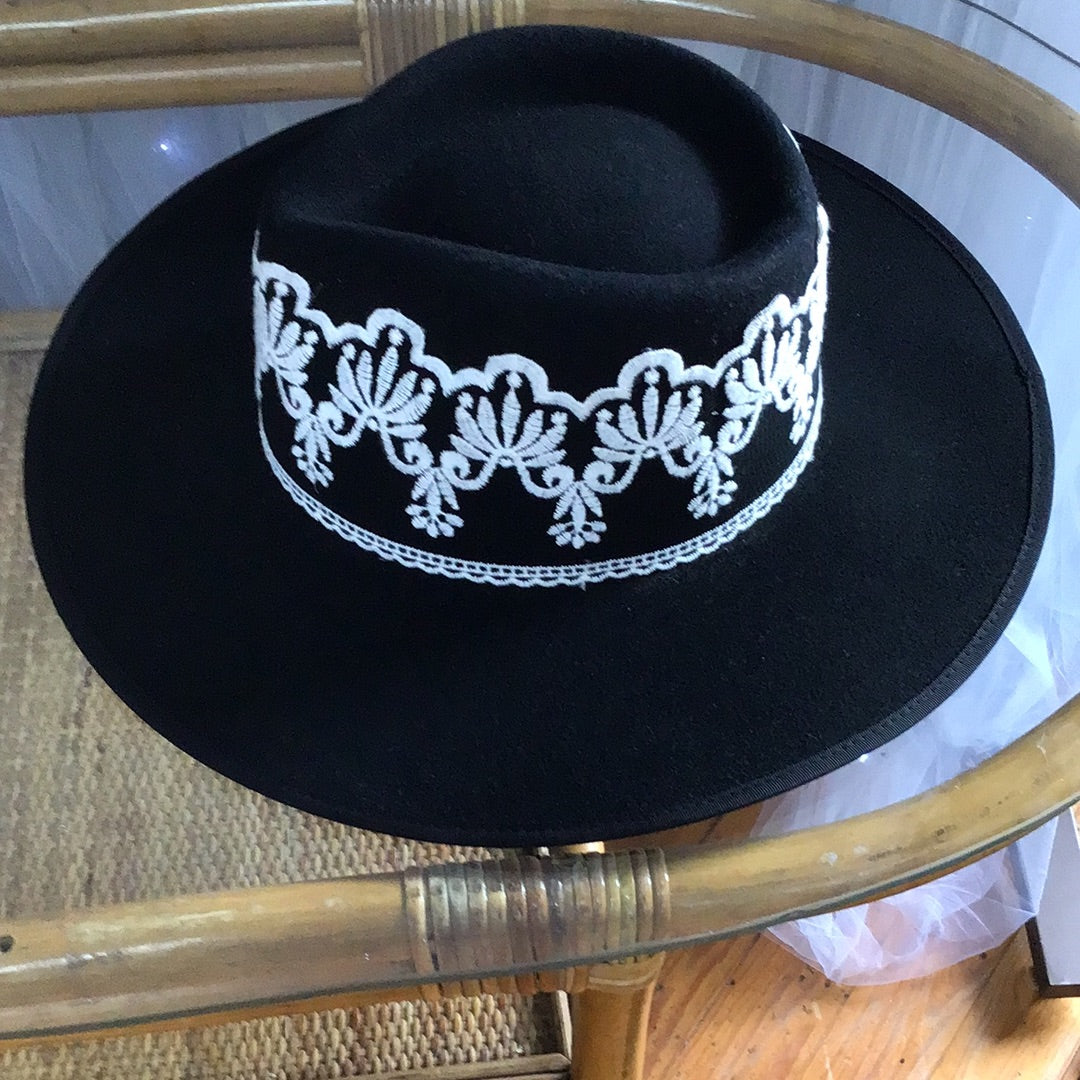 Olive & Pique Black Pinched Crown Fedora with Jacquard Band