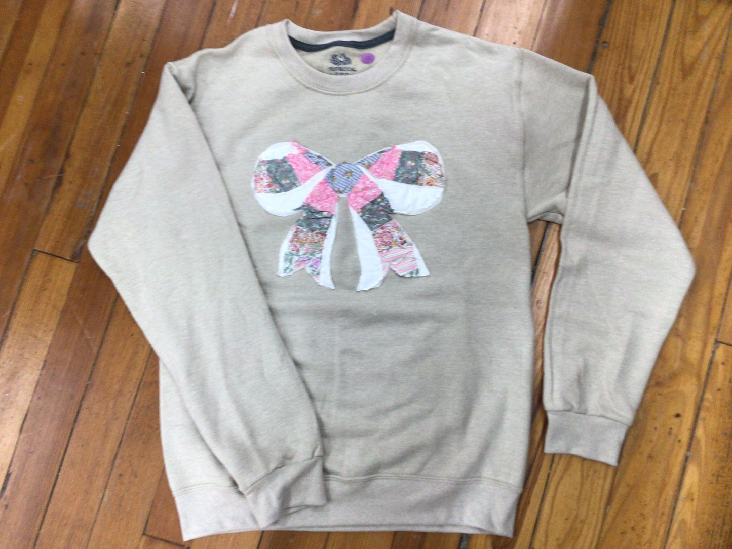 Vintage Quilt Bow Sweatshirt - Tan