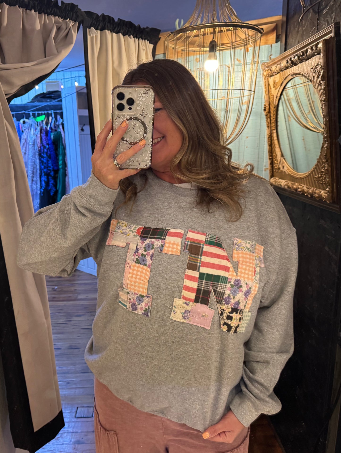 Vintage Quilt TN Sweatshirt - Grey