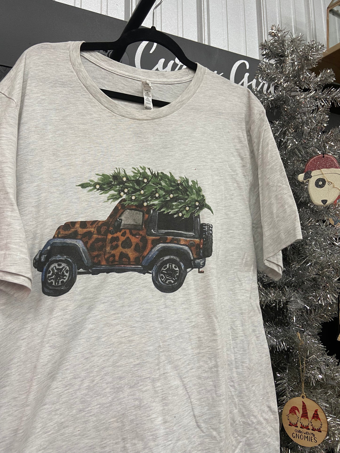 Jeep W/ Tree
