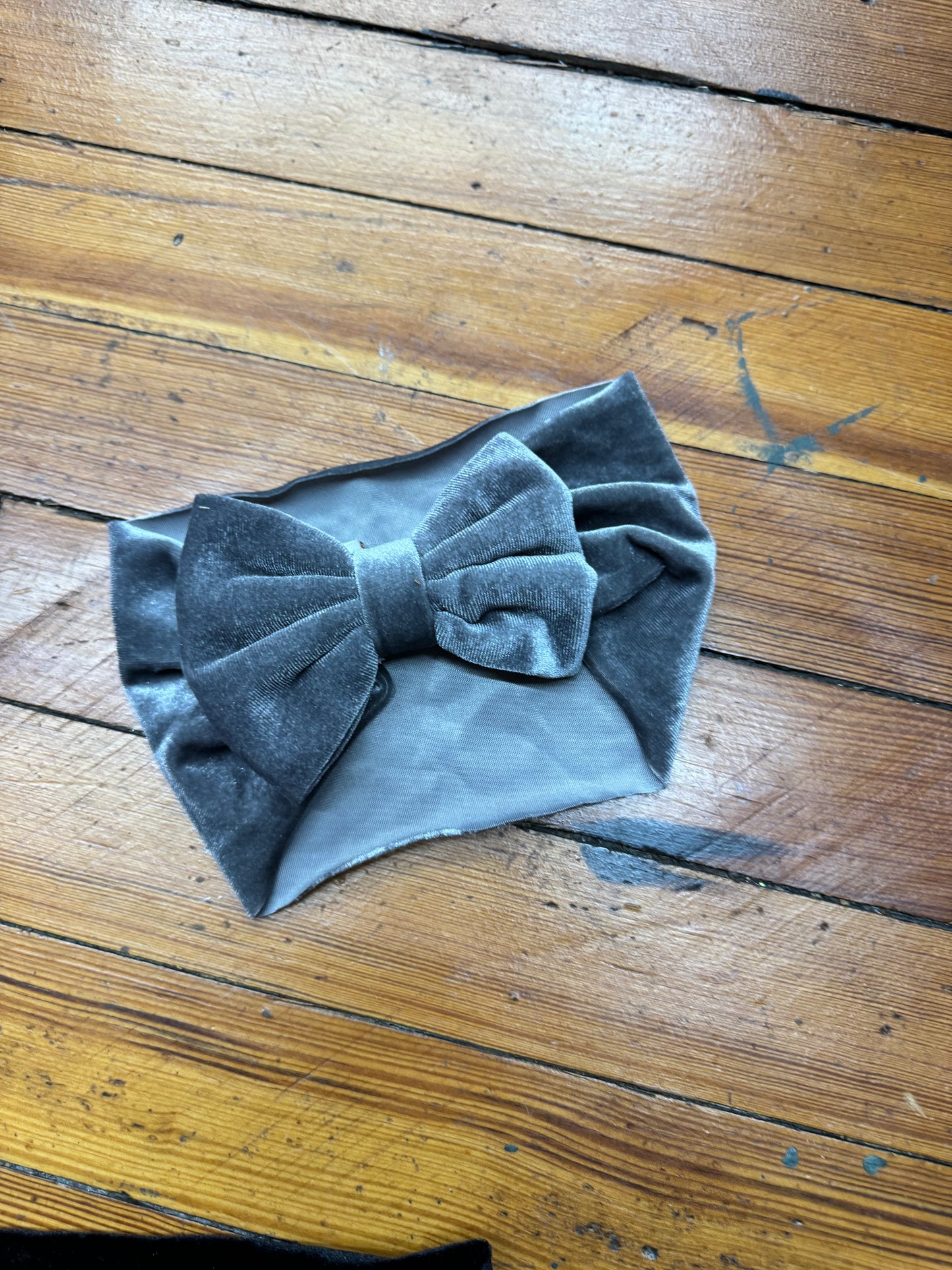 Velvet Bow Hairband - Grey