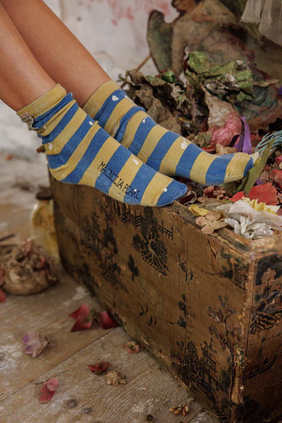 Magnolia Pearl Art Class MP Socks - Bananas in Pyjamas