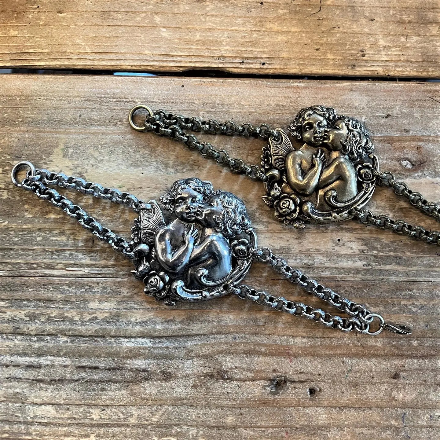 Victorian Kissing Cherubs Bracelet