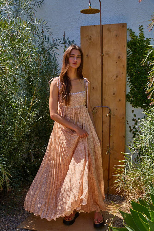 Floral Print Open Back Pleated Maxi Dress