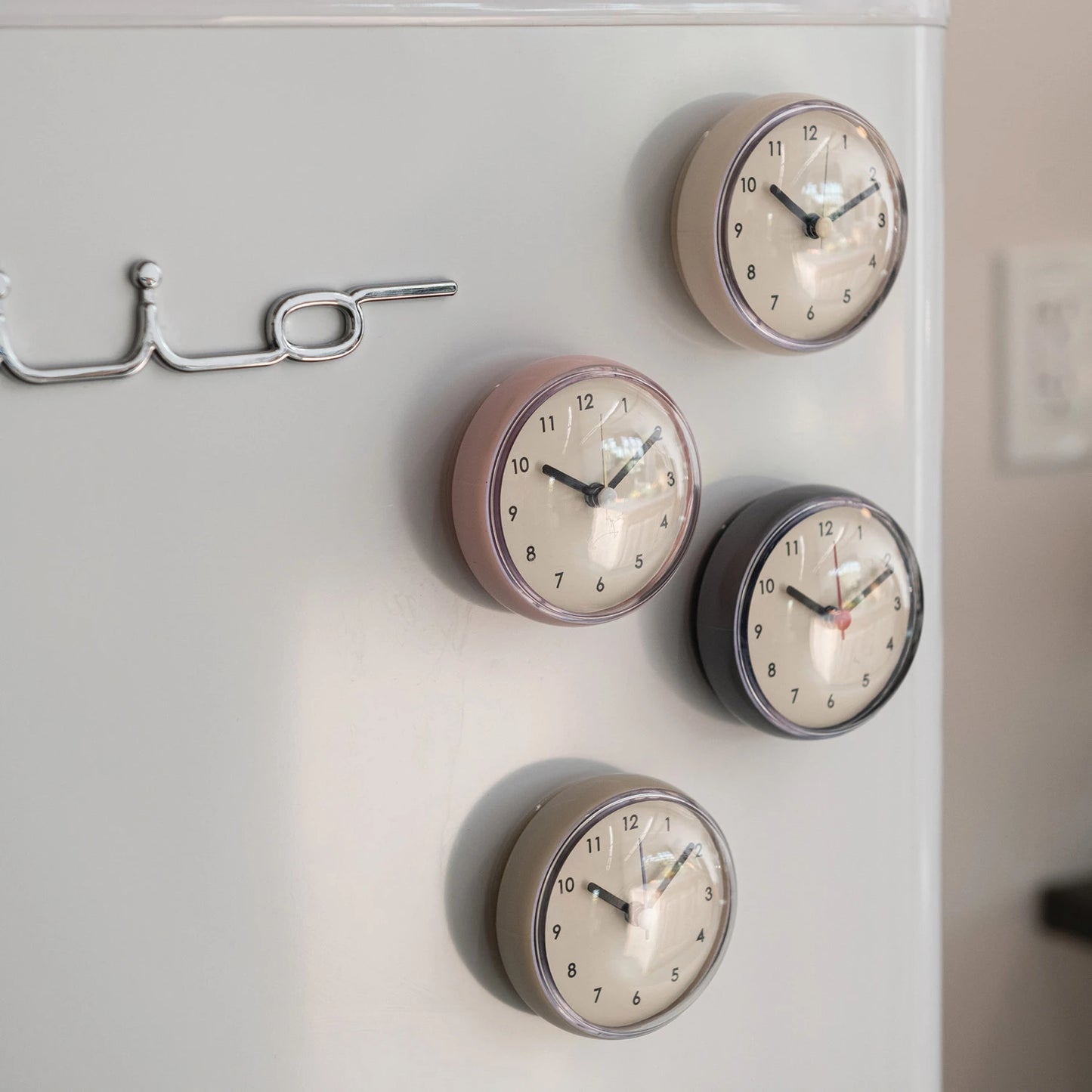 Plastic Clock with Suction Cup