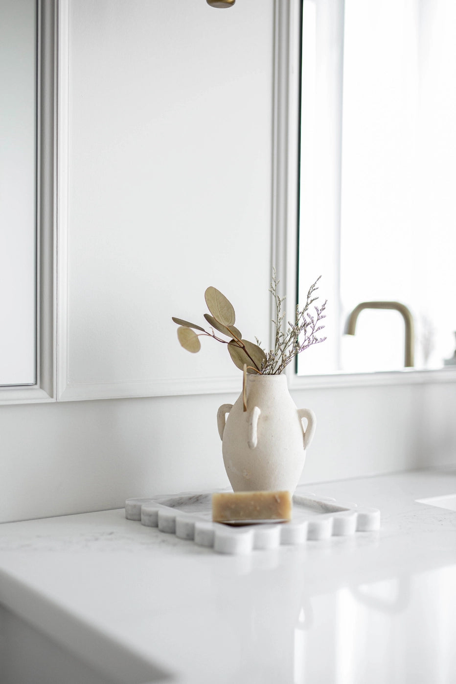 Thassos Four Handle Vase Cream