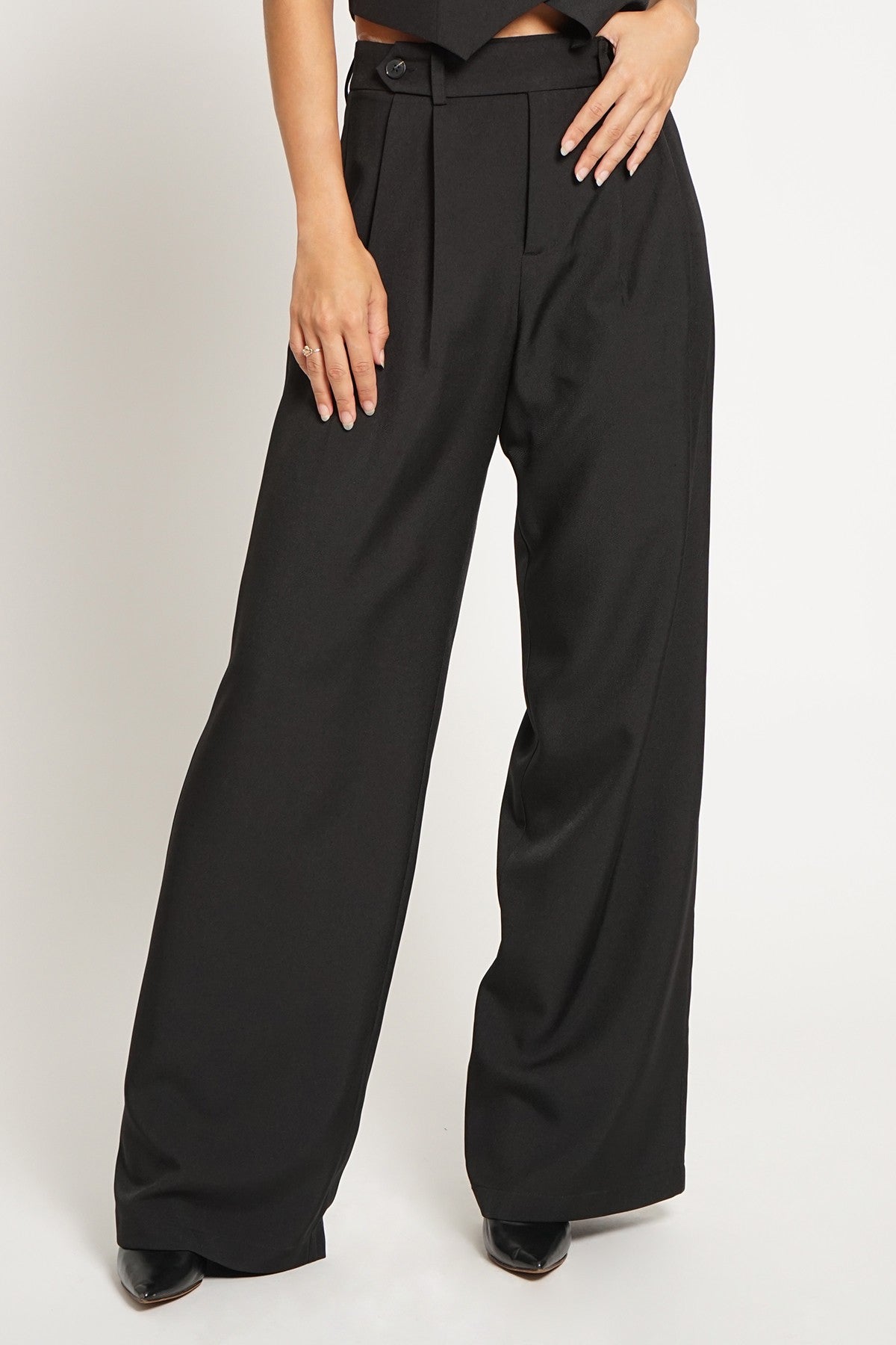 Pleated Dress Pants - Black