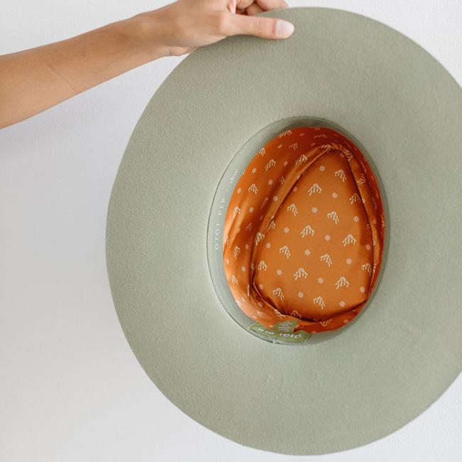 GIGI PIP's Dae Triangle Crown Hat - Green