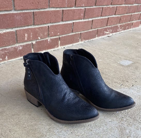 Very G Divine Tooled Bootie - Black