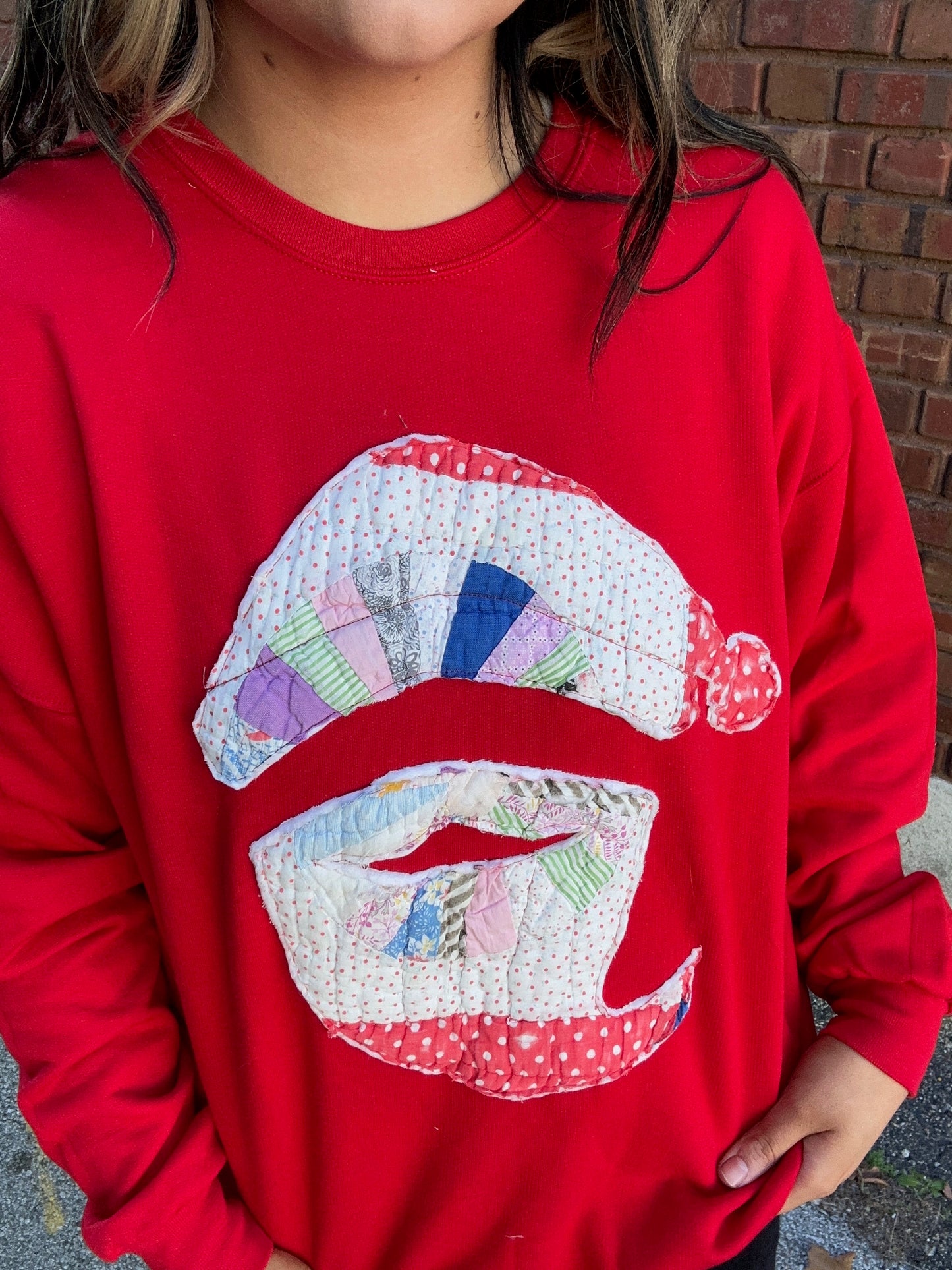 Vintage Quilt Santa Sweatshirt - Red