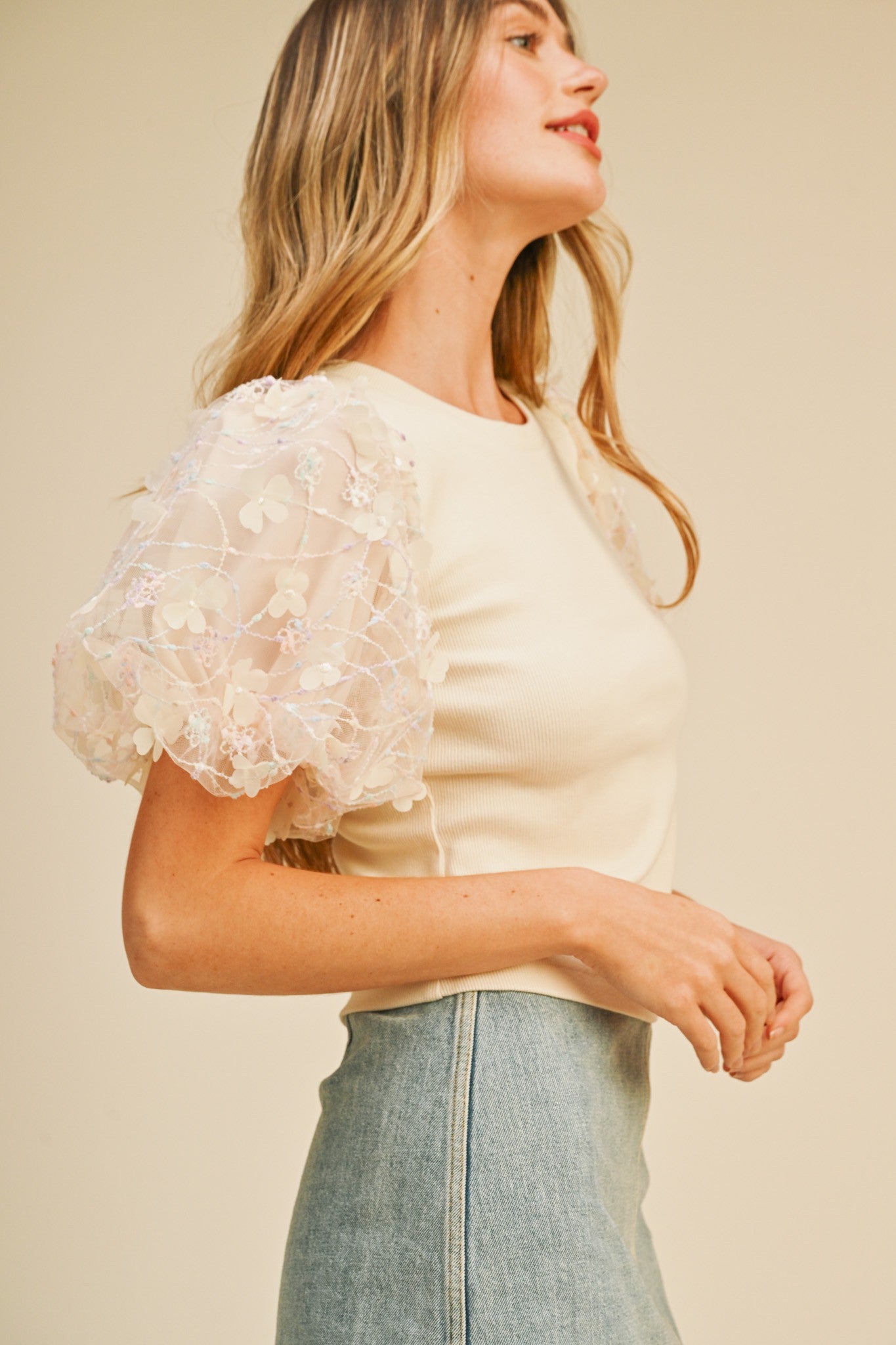 3D Floral Puff Sleeve Top - Cream