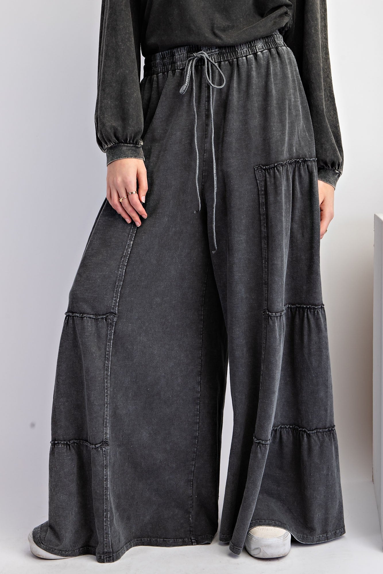 Mineral Washed Tiered Pants - Black