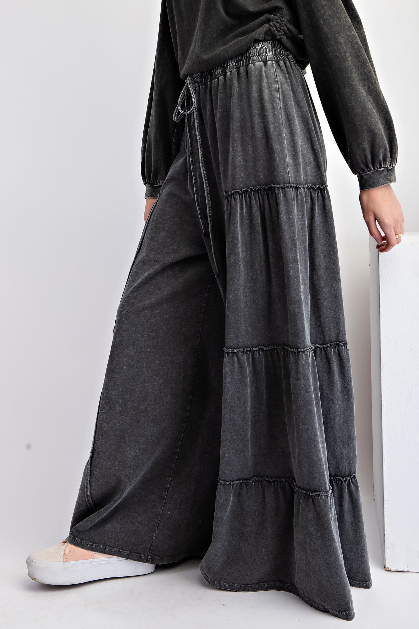 Mineral Washed Tiered Pants - Black