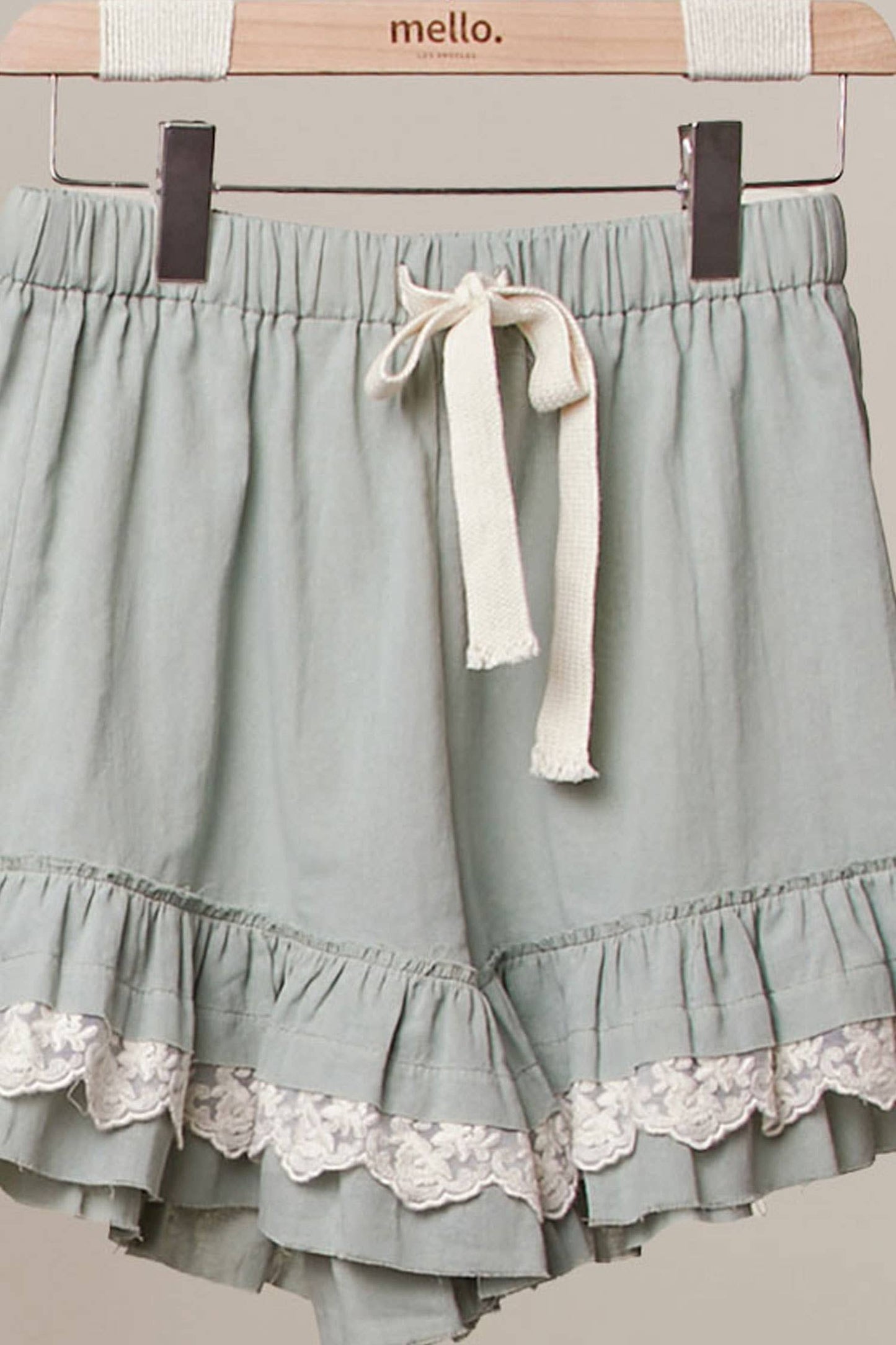 Lace Trimming Ruffle Shorts