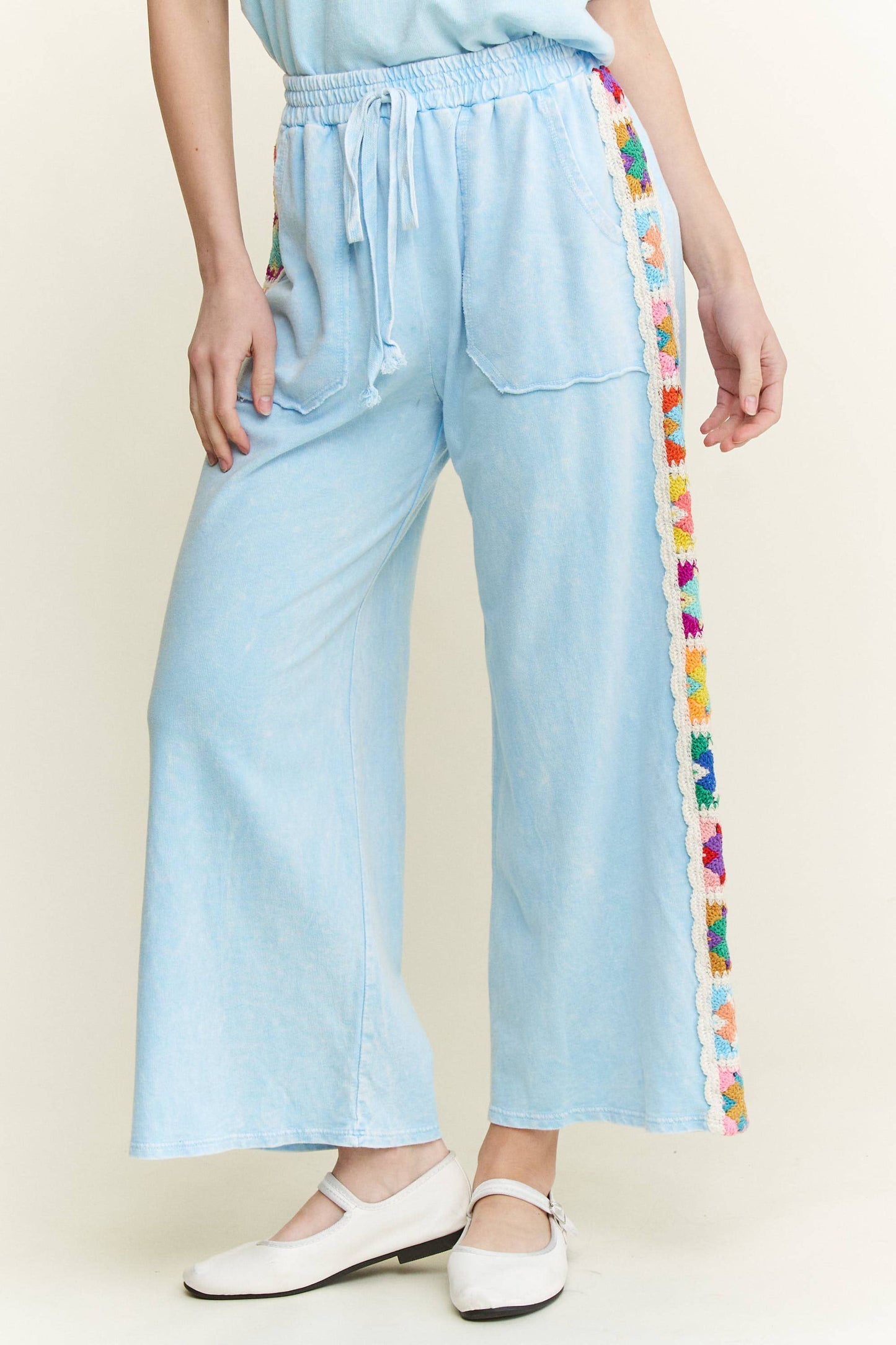 Mineral Washed Real Crochet Patch Side Trim Pant