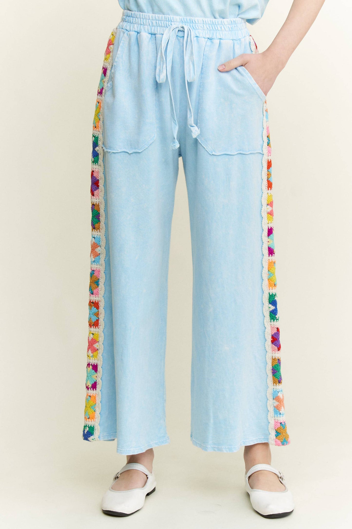 Mineral Washed Real Crochet Patch Side Trim Pant