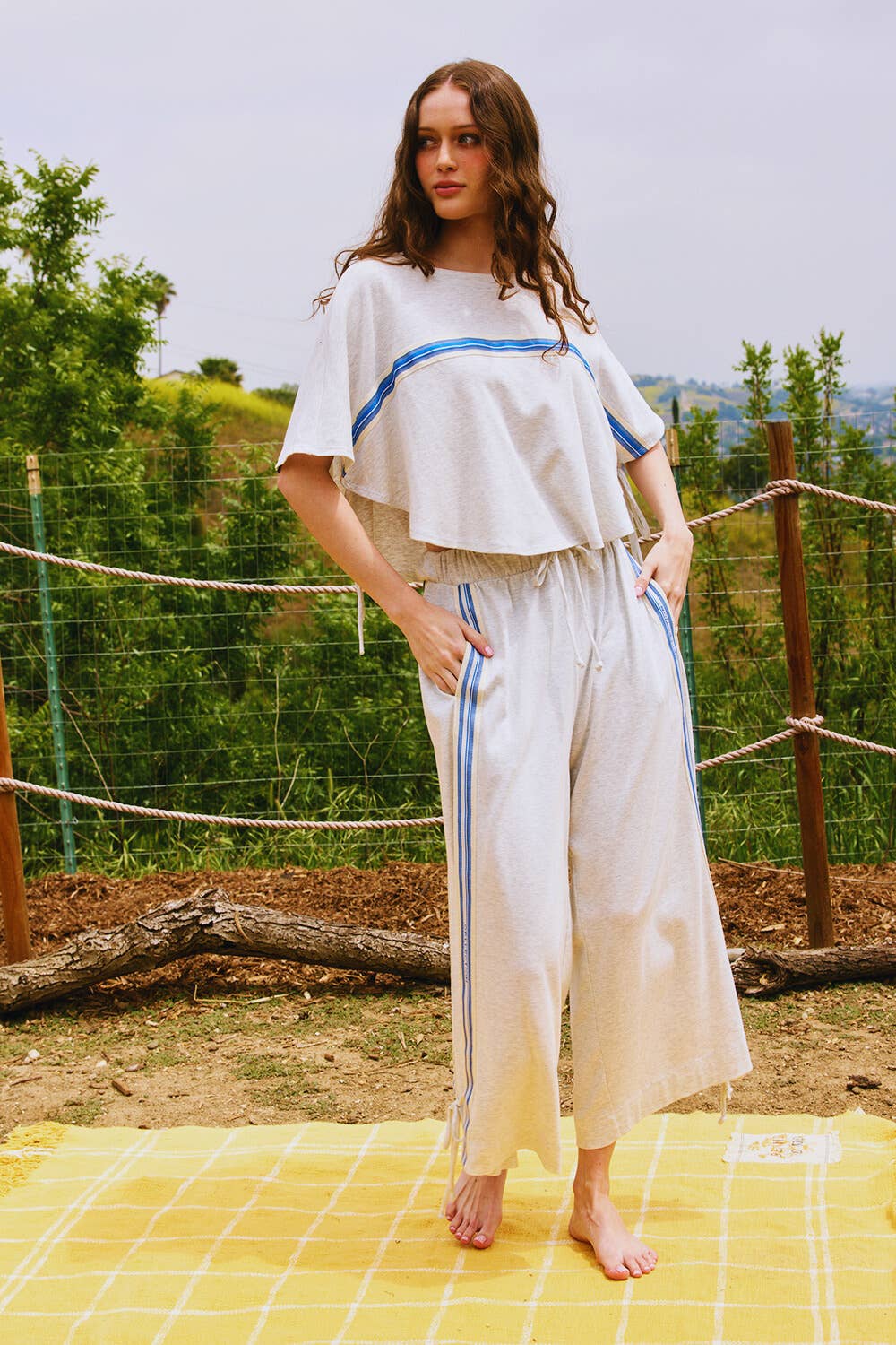 Side-Stripe Detail Tie Bottom Sweatpants