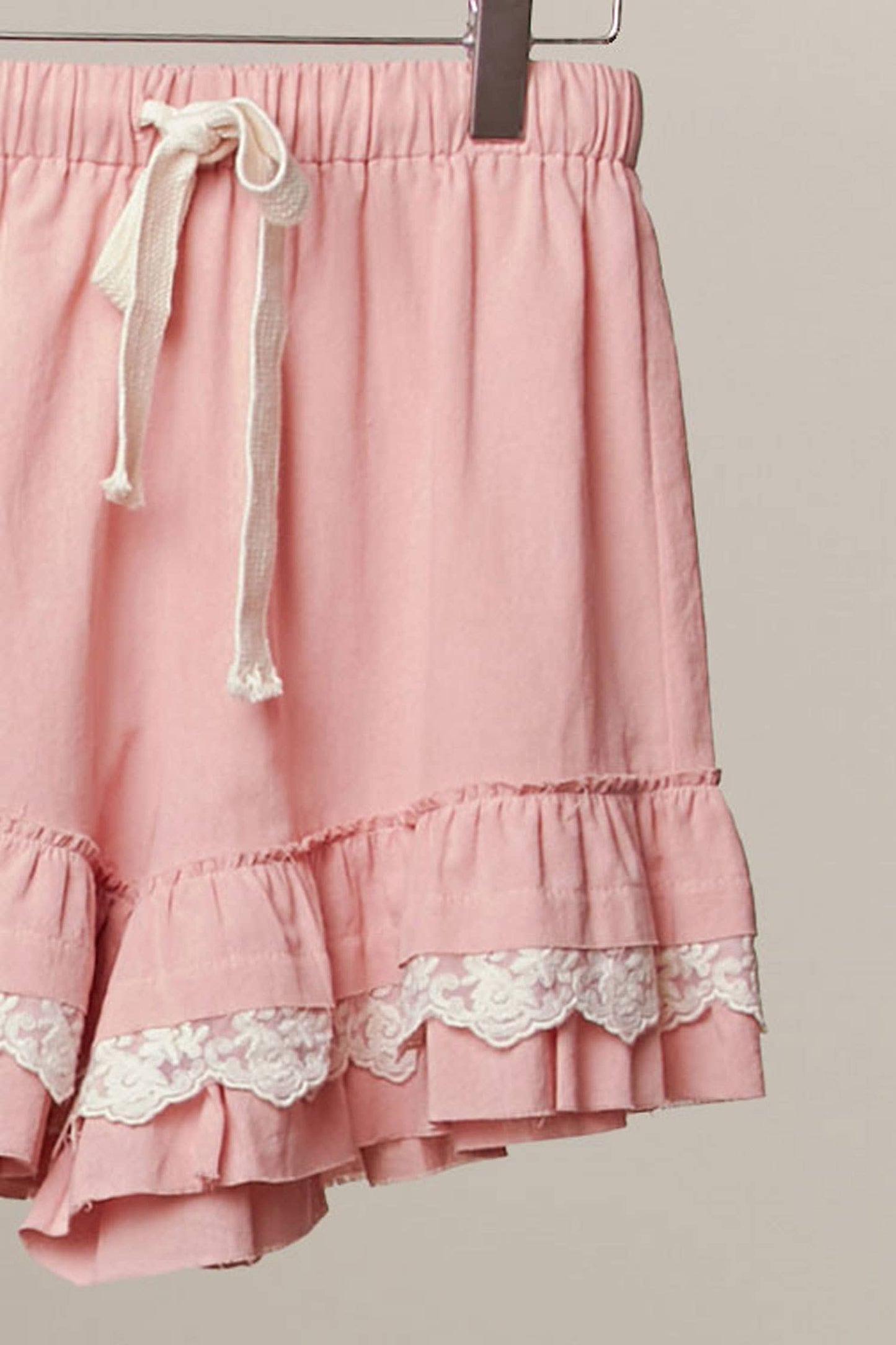 Lace Trimming Ruffle Shorts