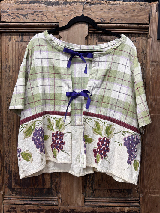 Front Tie Grapes Tablecloth Top