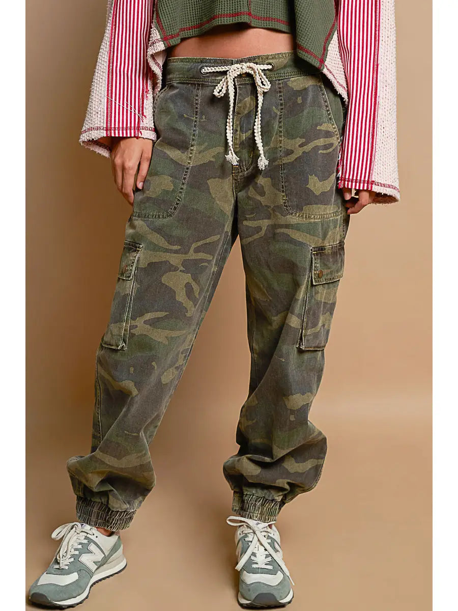 Pocket Detailed Camo Jogger Pant