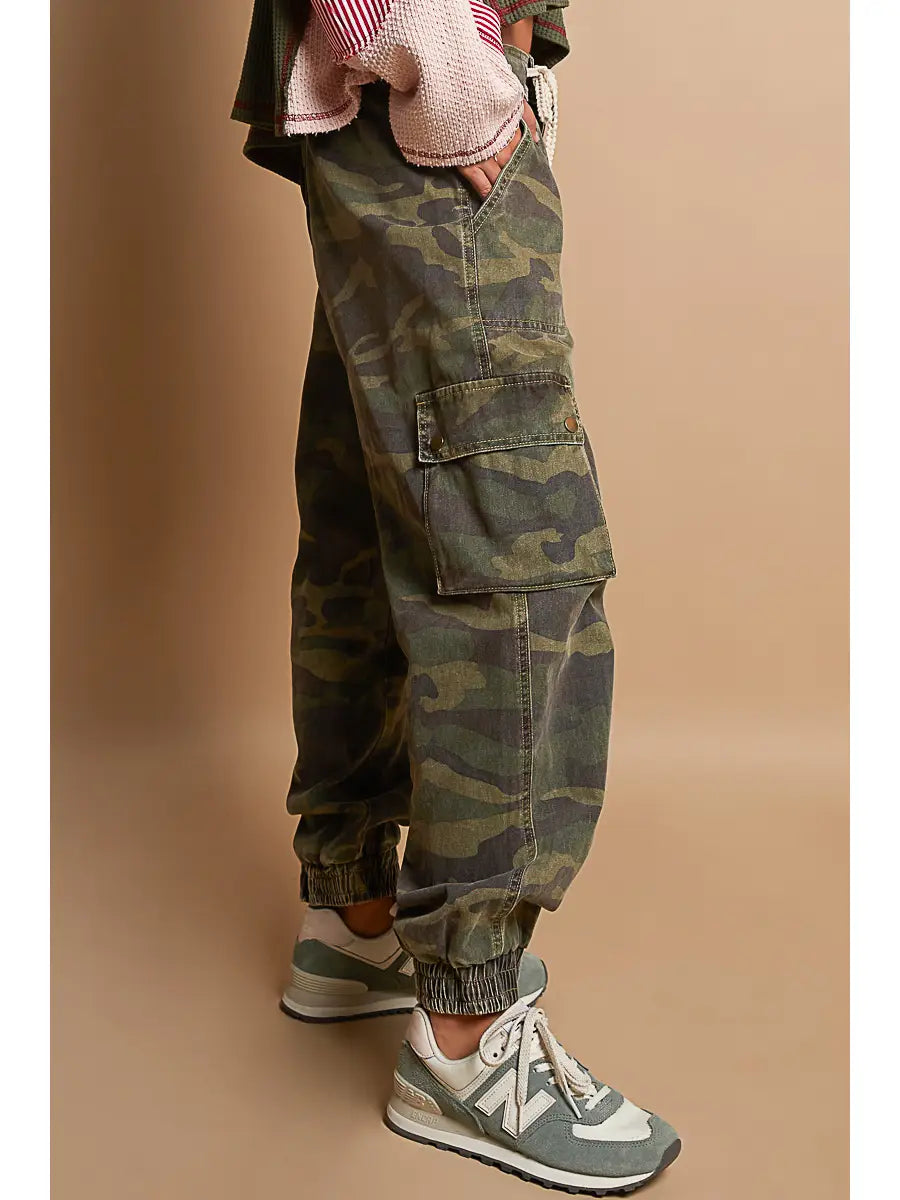 Pocket Detailed Camo Jogger Pant