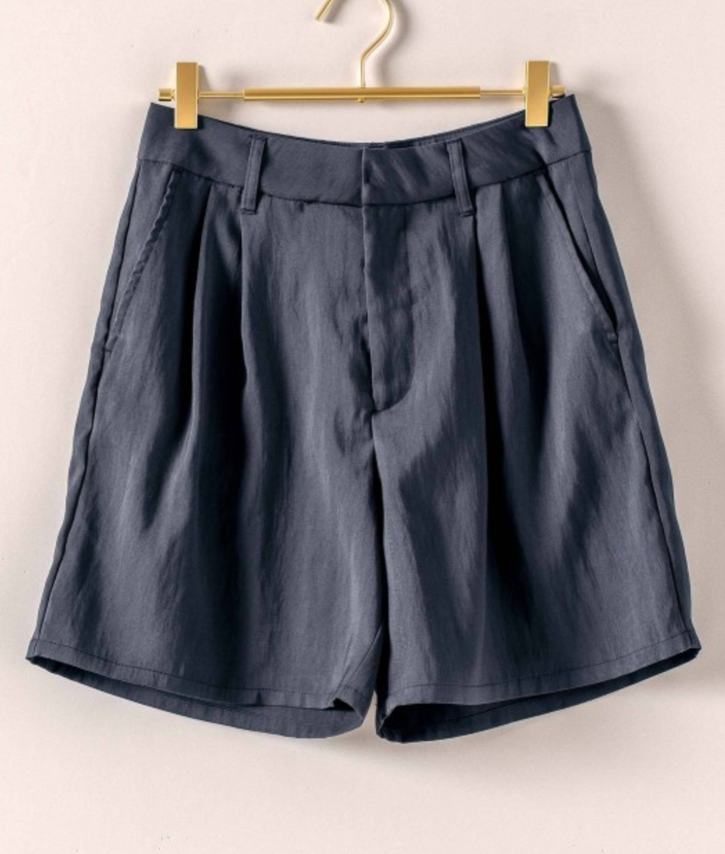 Soft Tailored Pleated Shorts- Black