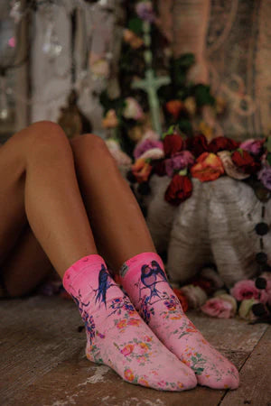 Magnolia Pearl Two Birds MP Socks - Valentine Pink