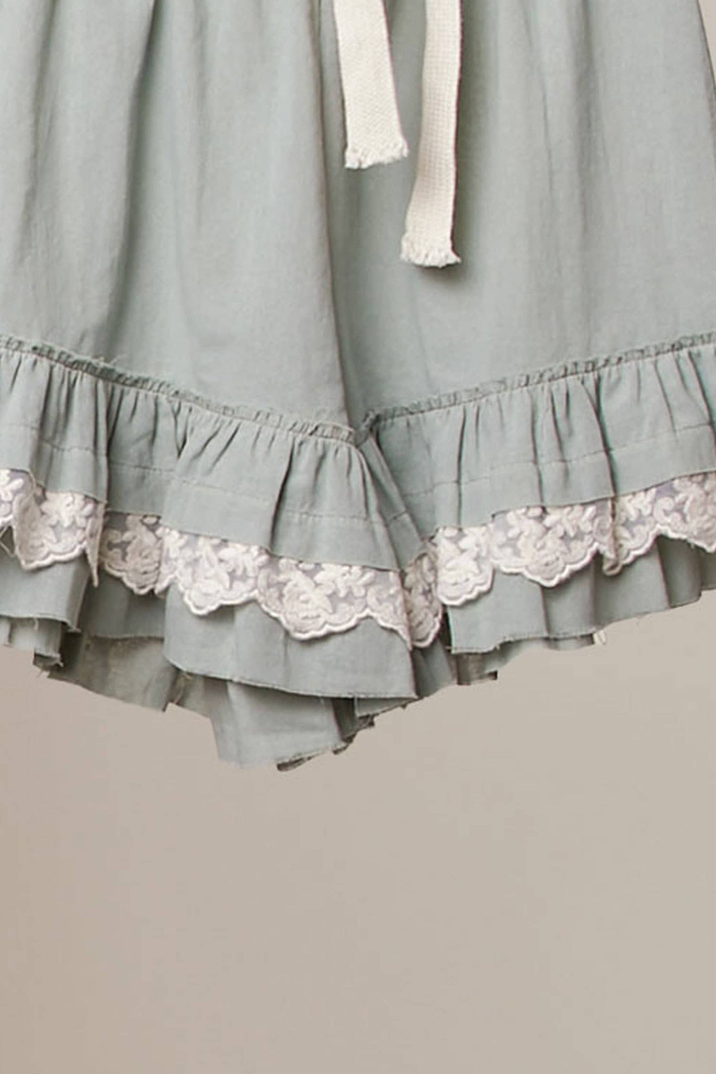 Lace Trimming Ruffle Shorts