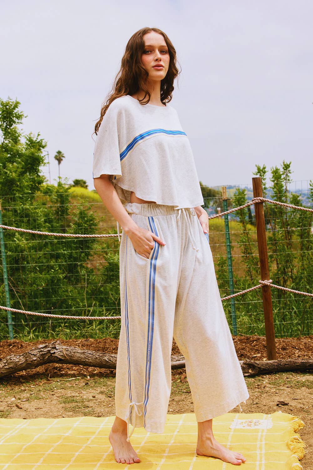 Side-Stripe Detail Tie Bottom Sweatpants