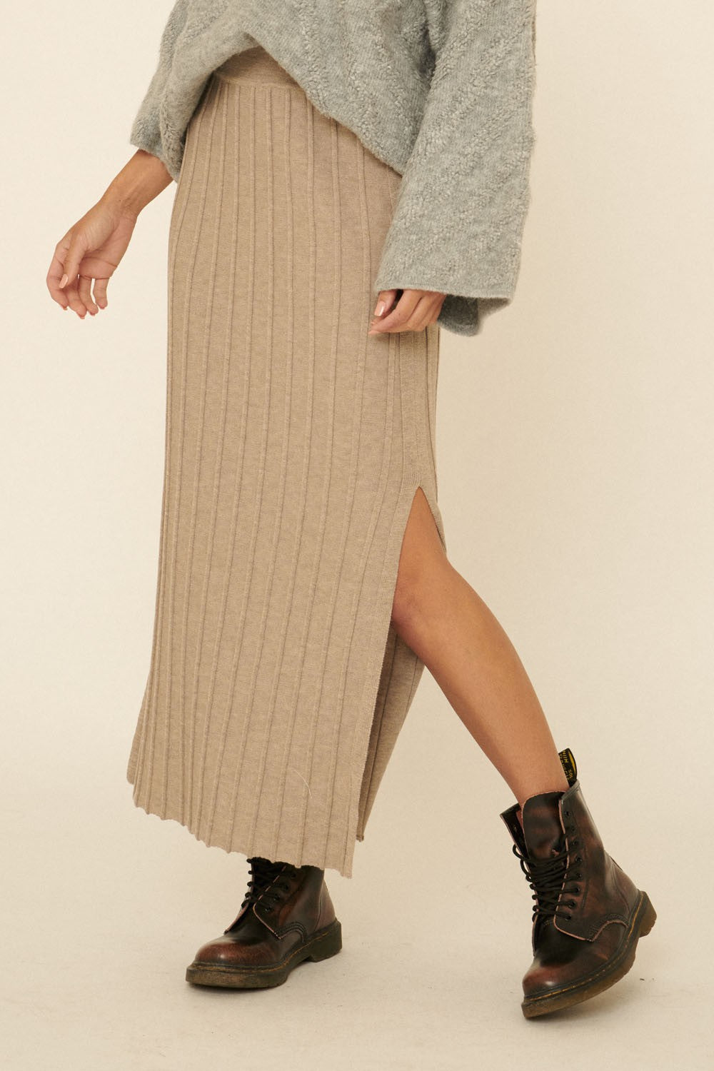 Solid Side Slit Ribbed Knit Midi Skirt