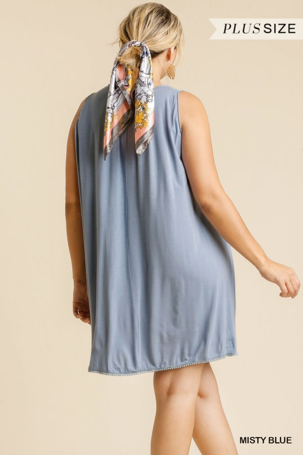 Curvy Girl Sleeveless Basic Round Neck Shift Dress - Misty Blue